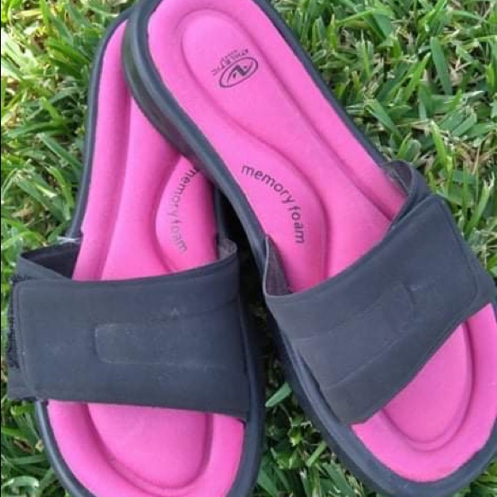 Women's Athletic works memory foam slide sandal.